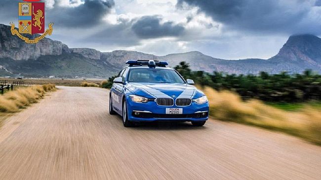 Mazara, la Polizia applica per la prima volta il “Decreto Willy”: Daspo duro per due fratelli violenti