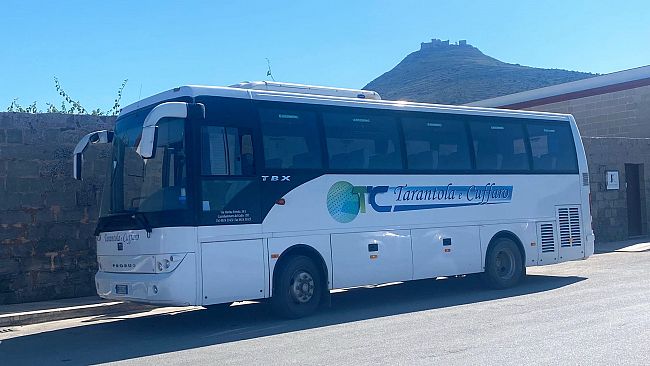 Grande afflusso di turisti a Favignana, prorogato a ottobre il servizio trasporto pubblico
