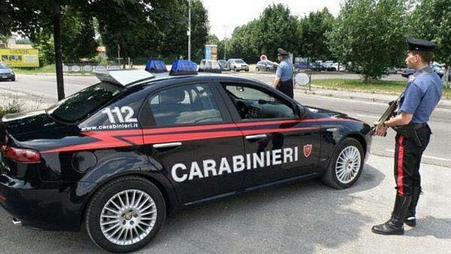 Castelvetrano: 4 denunciati sequestrati coltelli e una pistola