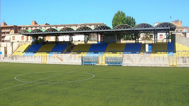 Mazara, lavori di manutenzione di un tratto della recinzione dello stadio Nino Vaccara