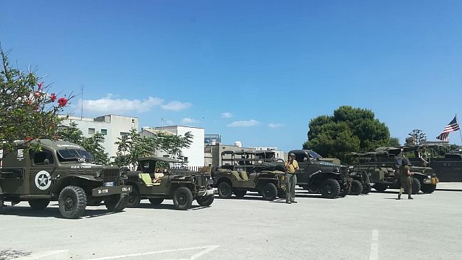 Mezzi della seconda guerra mondiale “invadono” pacificamente Marinella di Selinunte