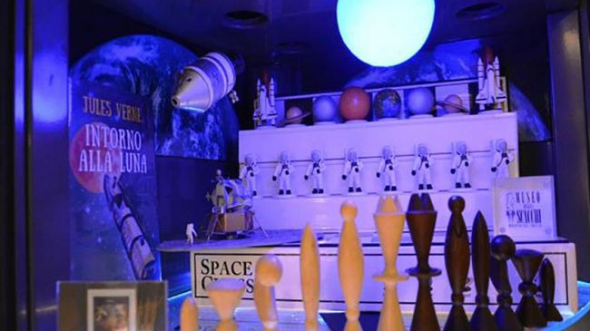 Mazara: al Museo Nazionale degli Scacchi celebrazione dello sbarco sulla Luna con scacchi e francobolli