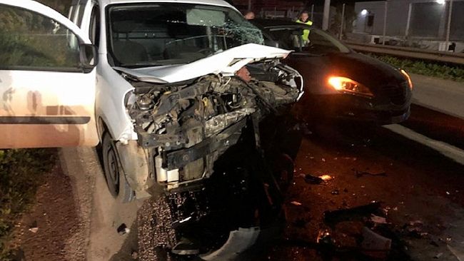 Scontro frontale sulla Sp  81 per Triscina, due uomini feriti e tre mezzi coinvolti