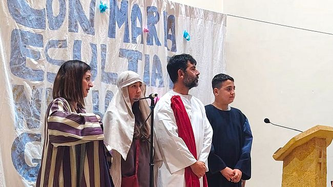 mazara-parrocchia-santa-rosalia-i-bambini-del-catechismo-hanno-portato-in-scena-la-vita-di-maria