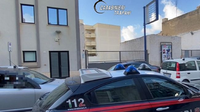 Marsala: 20enne minaccia il suicidio, Carabiniere lo convince a desistere