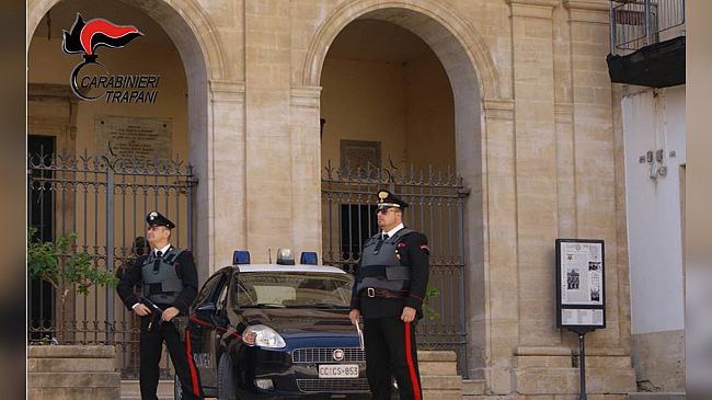 Salemi: resistenza, minaccia e danneggiamento. In manette uno straniero