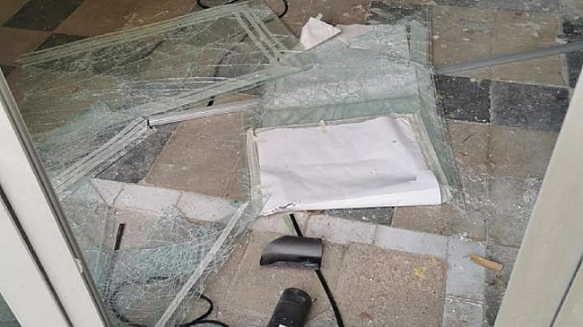 Il lettore denuncia: Sistema delle piazze devastato dai vandali