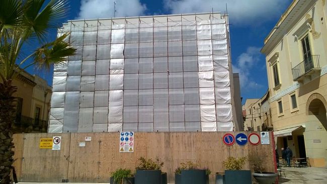 Ritarda la fine dei lavori del “palazzaccio”. La Grutta (M5S): “gravi errori progettuali alla base del ritardo?”