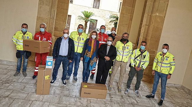 La Diocesi di Mazara dona 1.900 mascherine FFP2 a 118 Sicilia e alla Croce Rossa di Castelvetrano