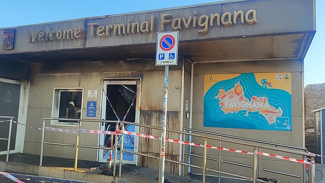 Incendio al Welcome Terminal di Favignana