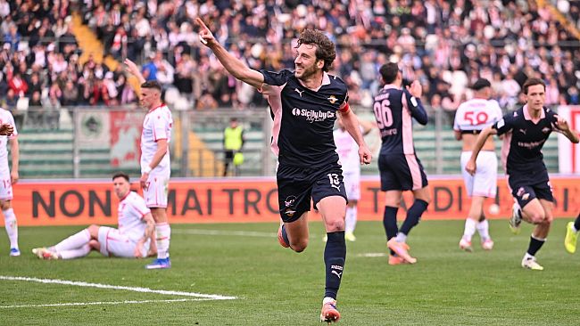 Palermo, vittoria contro il Padova nella quinta giornata di Serie B. Rosanero primi da soli in classifica 