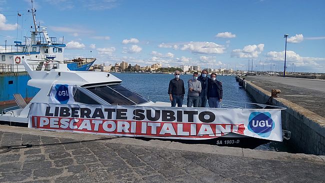 video-mazara-iniziativa-appello-ugl-per-liberazione-pescatori-e-pescherecci-sequestrati-a-bengasi