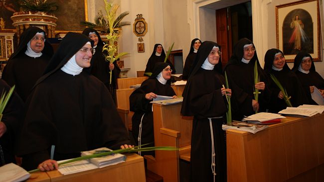 alcamo-il-monastero-di-santa-chiara-tra-giubileo-liturgie-e-la-presentazione-del-nuovo-volume-di-monica-maria-agosta