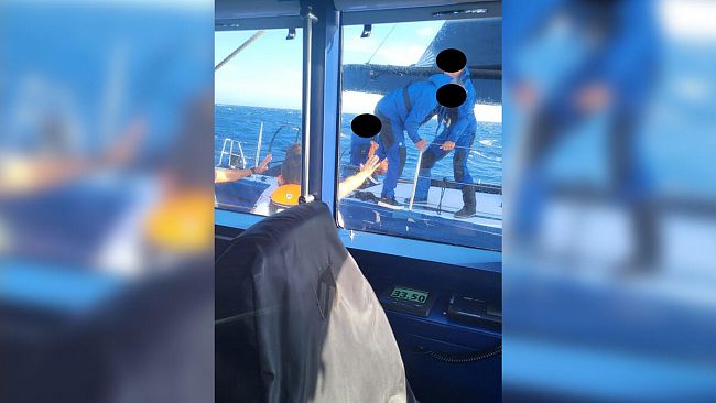 La Guardia Costiera salva 4 turisti francesi su una barca alla deriva