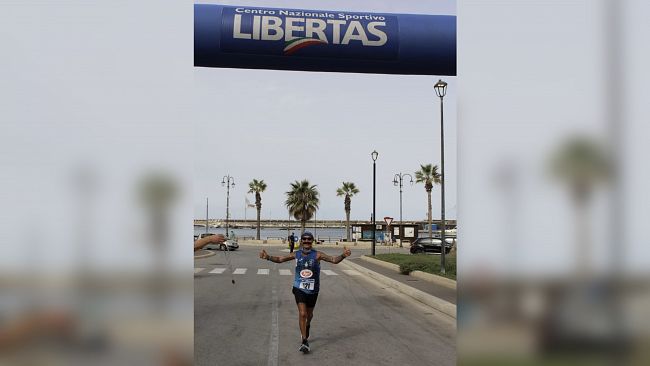 Michele D'Errico domina la maratona di Pantelleria con il tempo di 3 ore 36 minuti e 10 secondi 