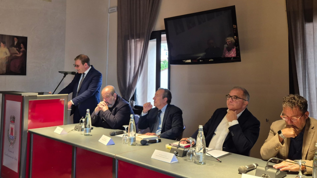 Il procuratore De Lucia alla presentazione del libro