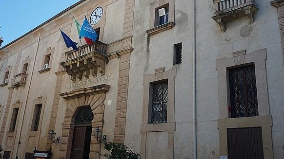 castellammare-dopo-15-anni-torna-in-funzione-lorologio-di-palazzo-crociferi