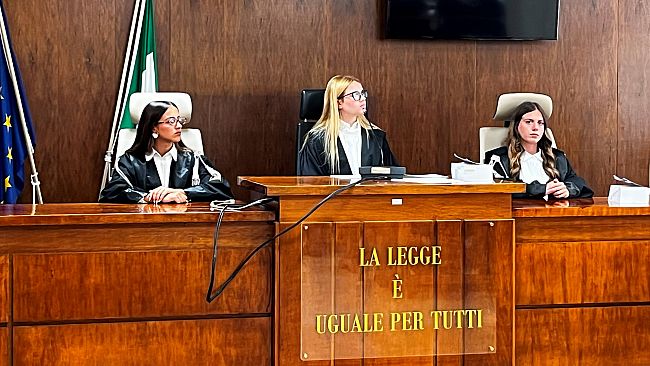 tribunale-di-marsala-gli-studenti-diventano-giudici-e-avvocati-il-processo-simulato-e-realta