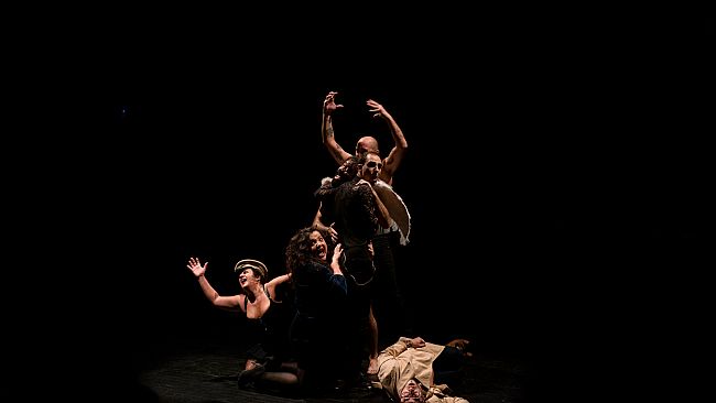 segesta-teatro-festival-debutta-traces-of-rupture-del-collettivo-libanese-zoukak