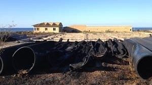 Mazara, in fiamme diversi tubi di polietilene a “Quarara”. Incendio quasi sicuramente di natura dolosa