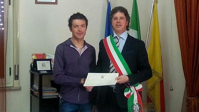 CAMPOBELLO – Riconoscimento del sindaco Castiglione al ciclista campobellese Baldassare Barbera 1° classificato al “Campionato Granfondo Strada – Gran Tour Sicilia”