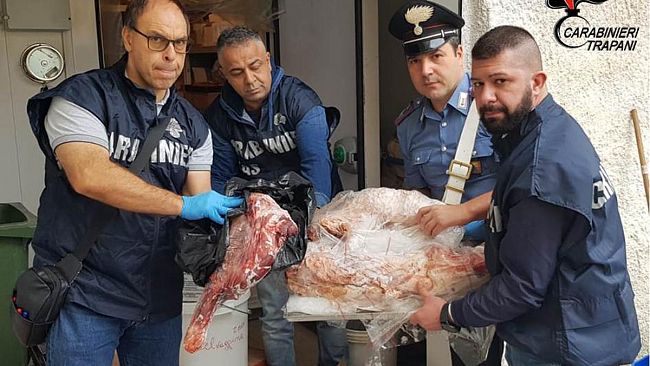 Castelvetrano, Controlli dei Carabinieri: due arresti e sequestro di prodotti avariati