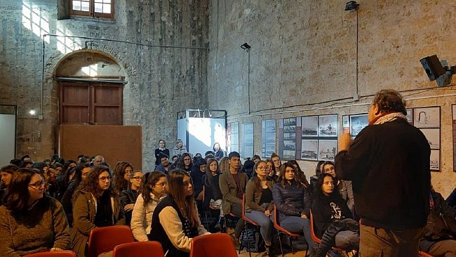 Carnevale in biblioteca, si racconta il senso e la funzione della maschera