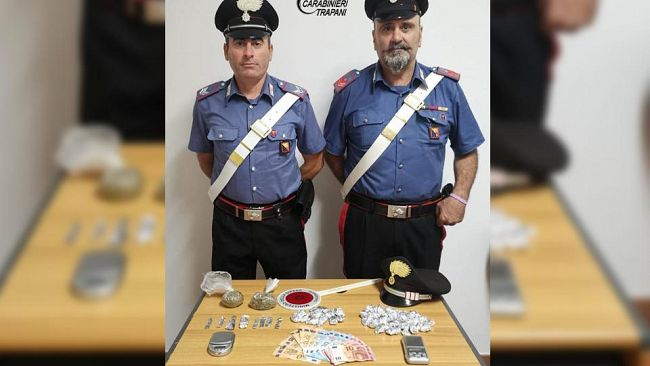 Erice: arrestata dai Carabinieri intera famiglia per spaccio di droga