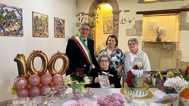 Calatafimi, la signora Lucia Giangrasso compie 100 anni 