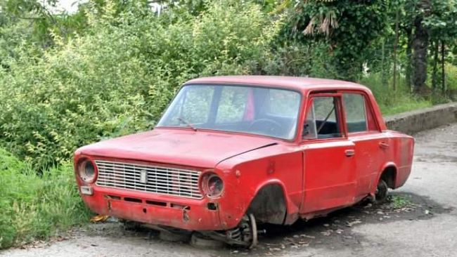 Il Comune di Salaparuta interviene contro l'abbandono delle vecchie automobili