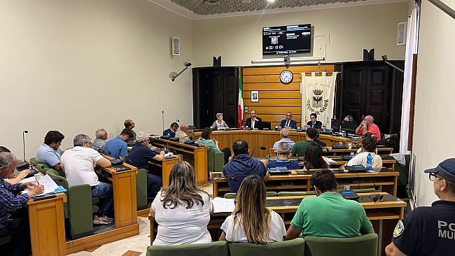Alcamo, il consiglio comunale approva 21 mozioni al dup. Adesso la palla passa alla giunta