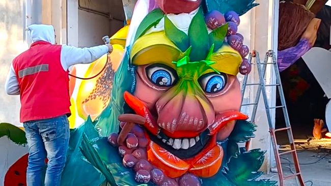 Carnevale di Montevago al via domani: pronti a sfilare due carri allegorici e gruppi mascherati