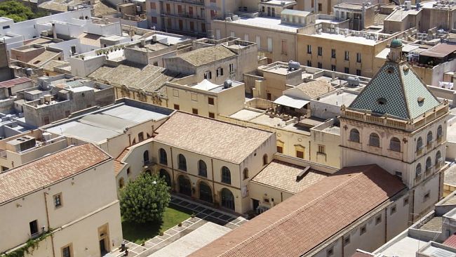 Venerdì e sabato lavori di scerbatura in diverse vie del centro urbano di Marsala