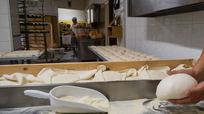 Trapani, sospesa l'attività di un panificio