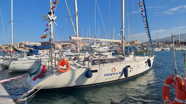 Imbarcazione a vela in difficoltà nelle Isole Egadi soccorsa dalla Guardia Costiera