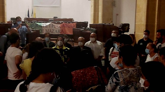 Mazara,la Chiesa pagherà le utenze delle famiglie dei pescatori sequestrati a Bengasi da 33 giorni