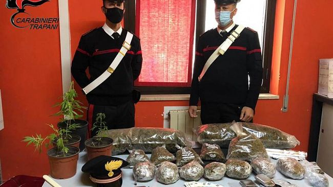 Trapani, operazione antidroga dei Carabinieri: 5 persone in manette