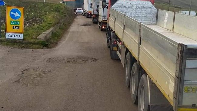 Sicilia. Caro nolo marittimo e viabilità inadeguata. Si profila il blocco di strade e sit-in nei porti