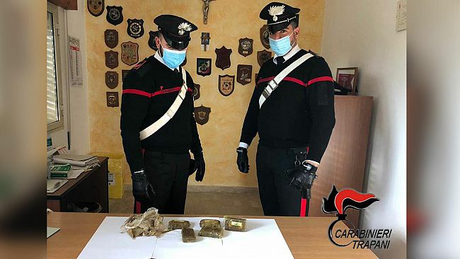 Nuovo ritrovamento di Hashish sul bagnasciuga