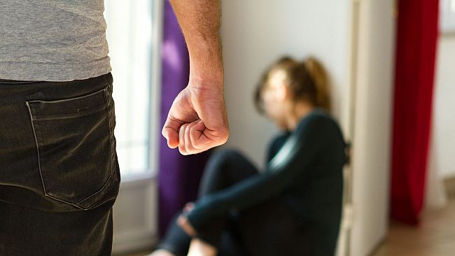 Femminicidio in Italia: un dramma che cresce, serve un cambiamento sociale profondo