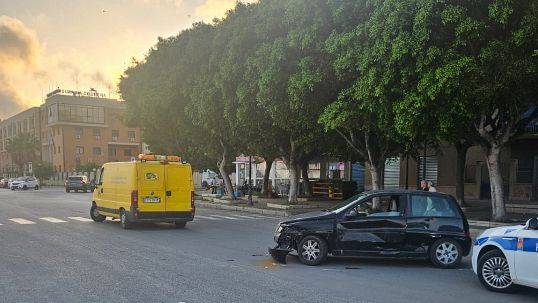 Scontro auto-moto in viale Regina Elena 