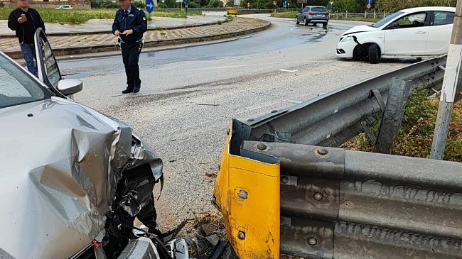 Trapani, incidente alla rotonda del Bowling