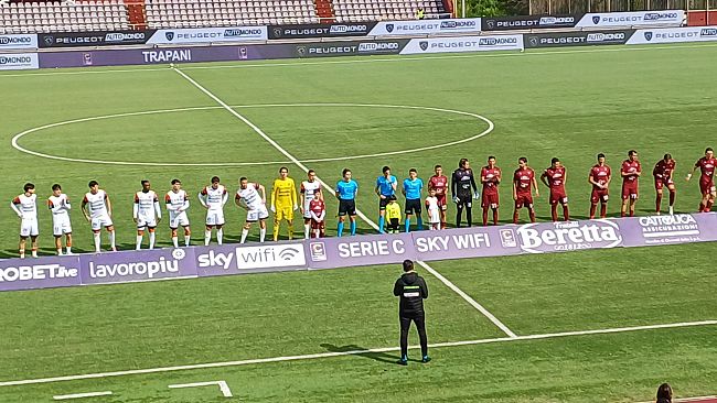 calcio-serie-c-winkelmann-regala-tre-punti-doro-al-trapani