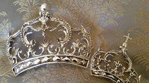 Due Corone alla Madonna della Sanità, incoronazione col Vescovo