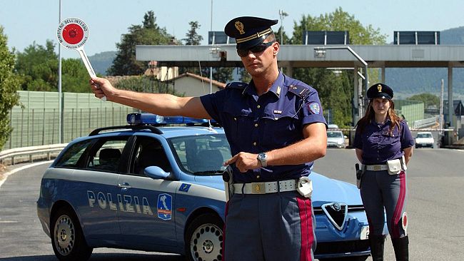 Da oggi cambiano gli orari di ricezione del pubblico per la Polizia Stradale
