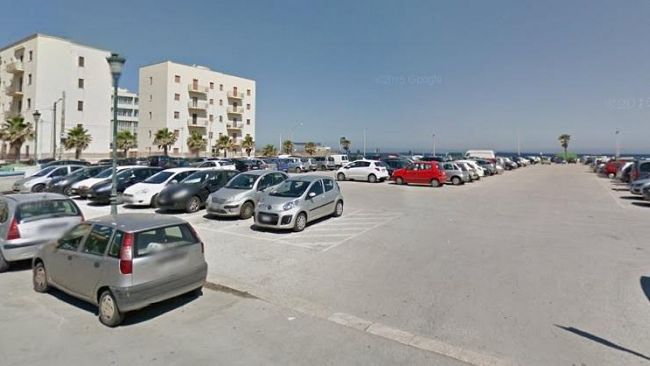 Parcheggiatori abusivi sempre presenti a Piazza Vittorio. La denucia dell’Osservatorio per la Legalità