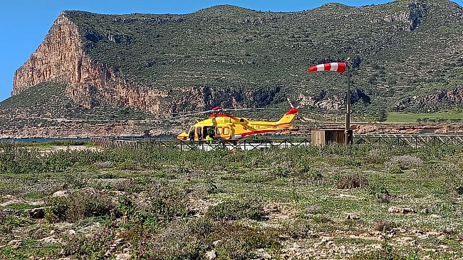 Favignana, rischia di annegare: turista in coma farmacologico
