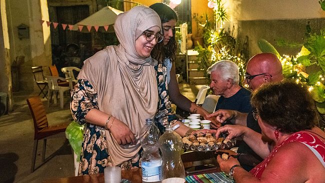 Mazara, la festa per la nascita di una bambina tunisina diventa momento di integrazione e condivisione 