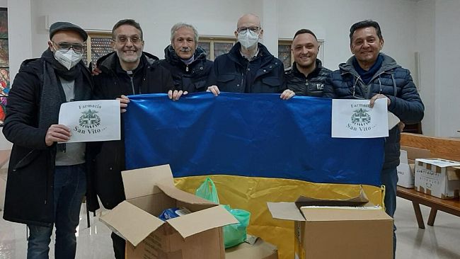 I soci della Combriccola del Blasco donano farmaci per gli ucraini