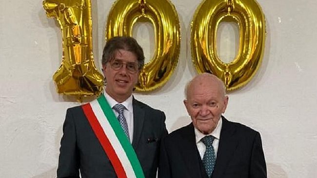 Gli auguri del Sindaco Castiglione al centenario Gaetano Marino